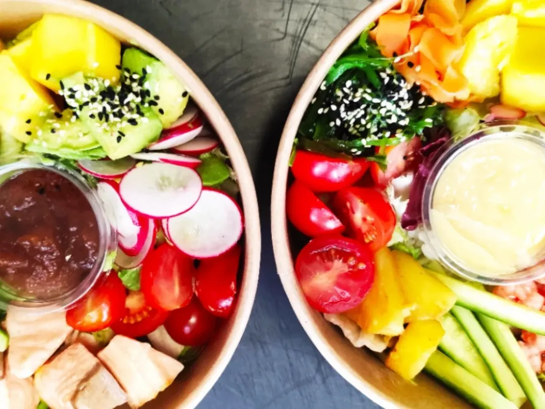 Poke Bowls Teryiaki z Łososiem i