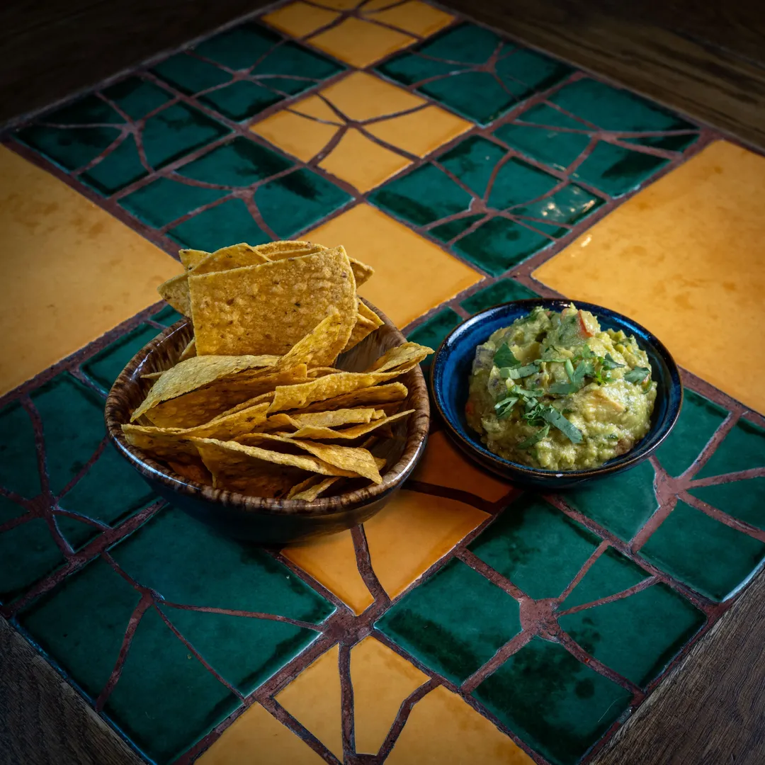 Nachosy z Guacamole