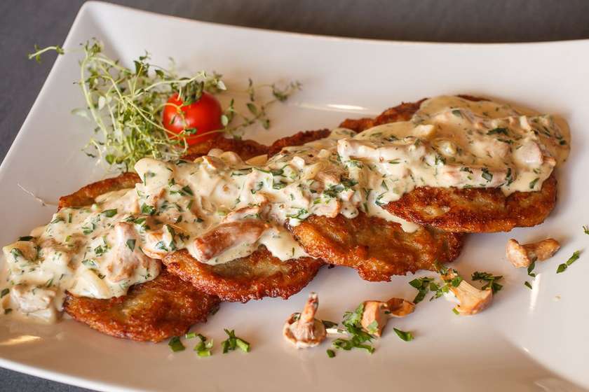 Crispy Potato Pancakes with Chanterelle Sauce (4 Pieces)