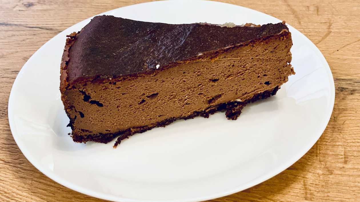 Keto Basque Cheesecake with Chocolate