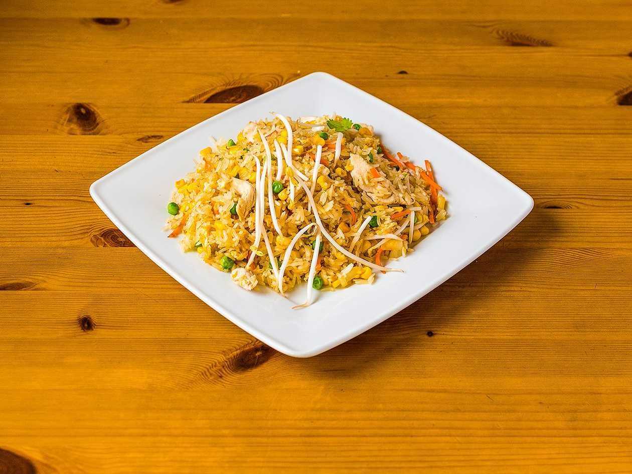 Sherpa fried rice with teriyaki sauce, sambal, lime leaves and chicken or shrimp. With a choice of focus dishes.