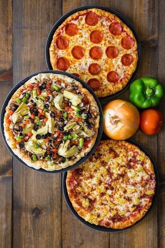 Pizza of your choice(33cm) X3 +sosy