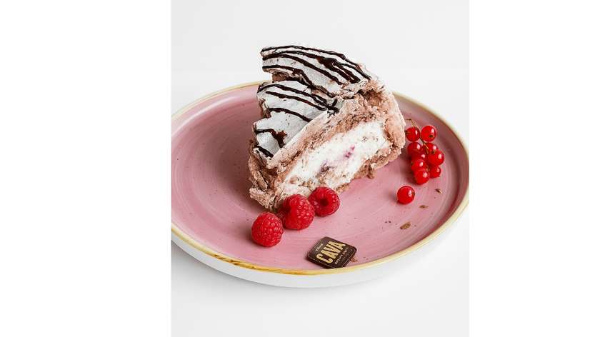 Cava Raspberry Meringue Cake