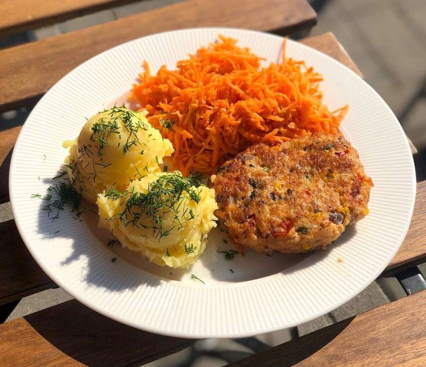 Poultry Cutlet with Vegetables
