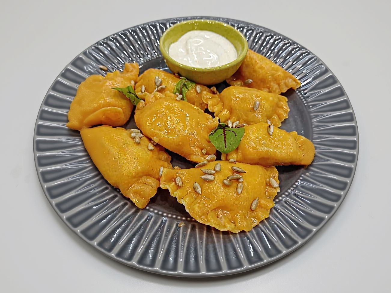 Pierogi z łososiem 8szt