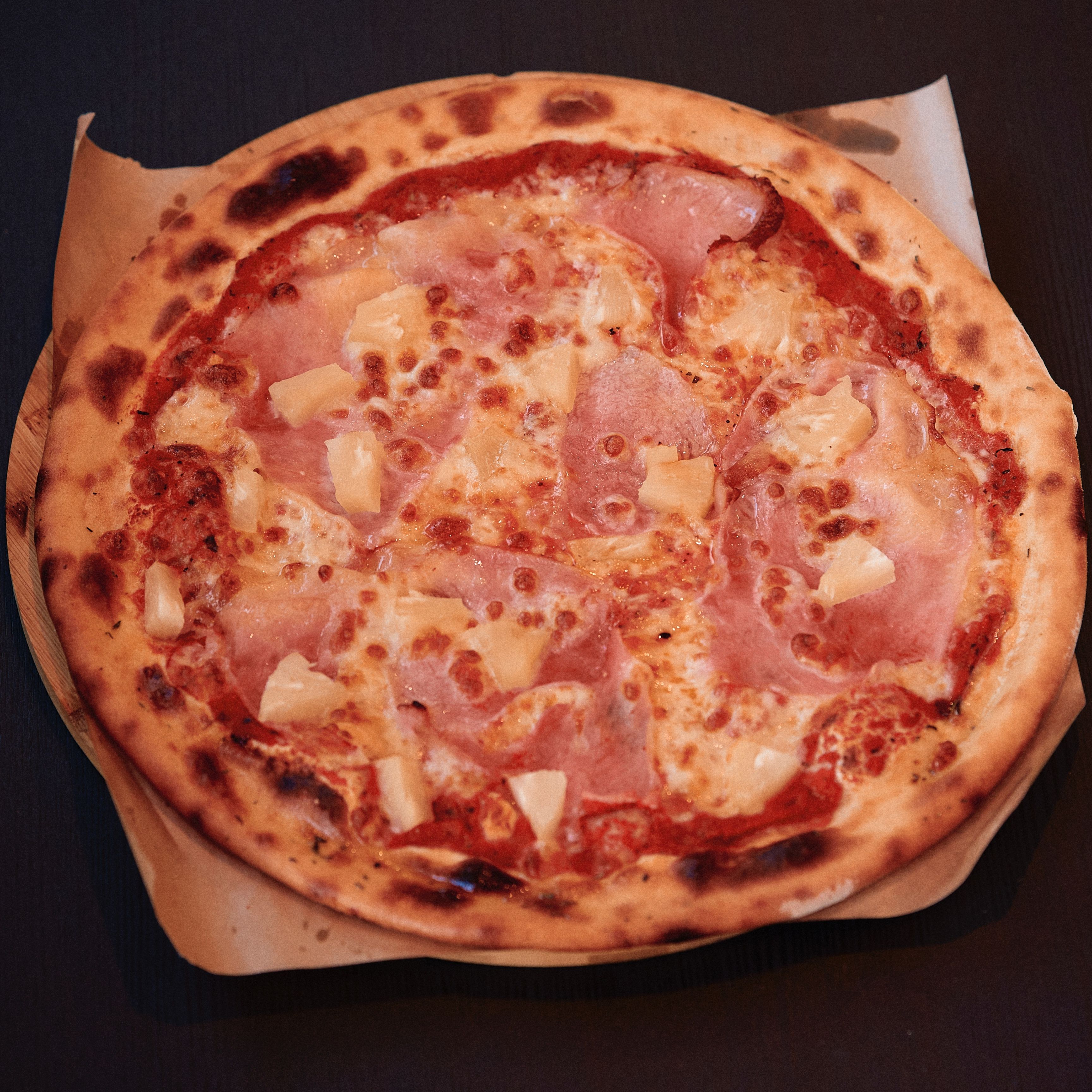 Pizza hawaiian