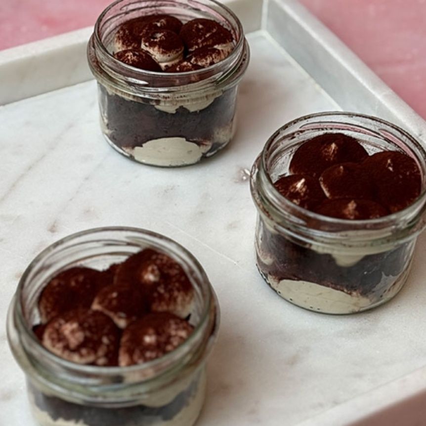 Słoik keto tiramisu