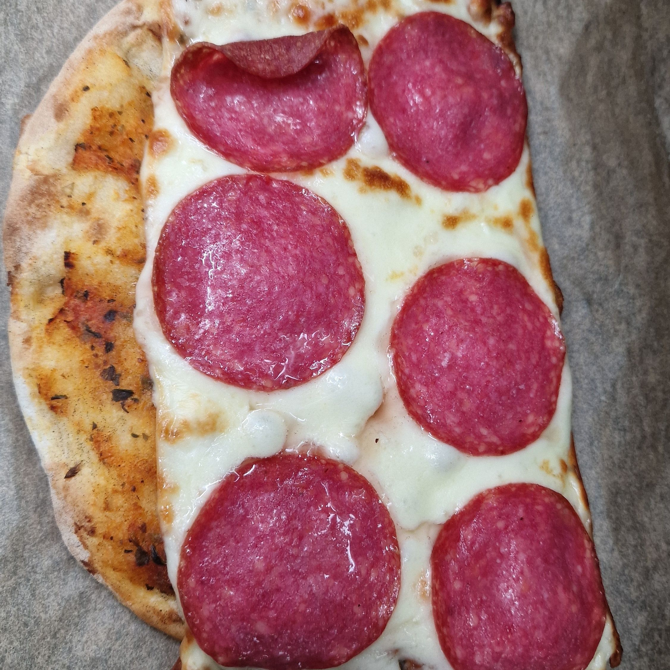 Pizza na kamieniu