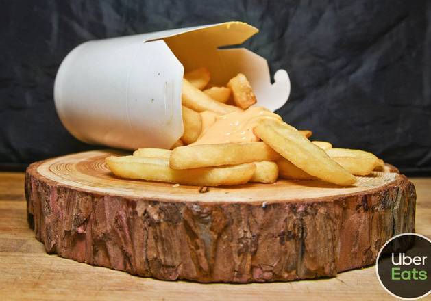 Frytki Belgijskie z Dipem Serowym