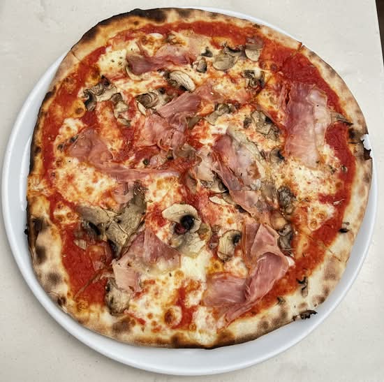 Pizza Prosciutto Funghi
