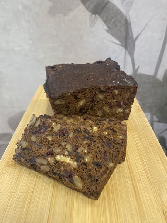 Chleb żytni ze śliwkami, orzechami i żurawiną (ok.400g)