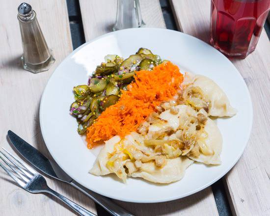 Pierogi Ukraińskie (5 sztuk) i Zupa