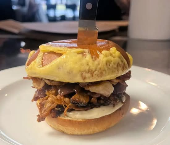 BURGER Z POLIKIEM WOŁOWYM_W