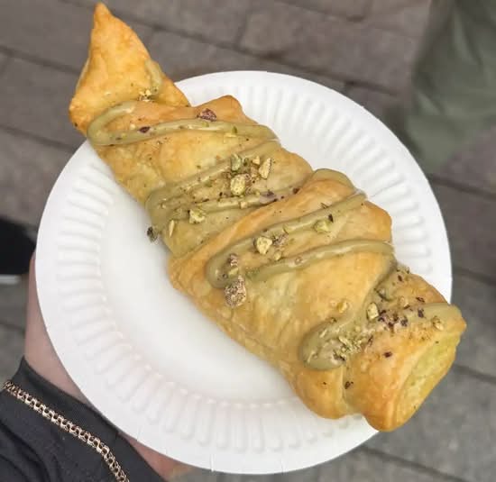 Rogalik pistacjowy