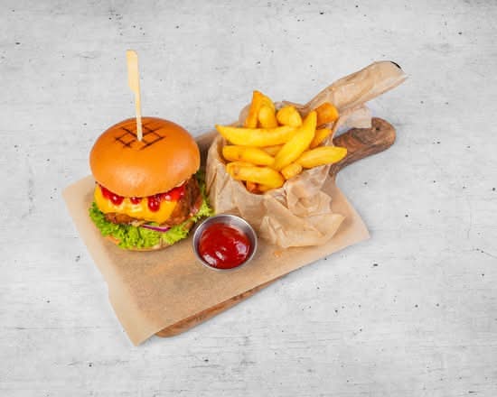 Burger Parsiuk z Frytami XL