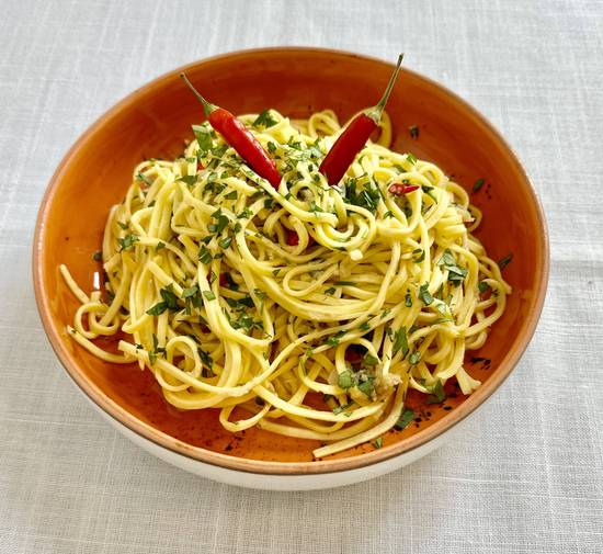 Pasta Aglio e Olio Peperoncino