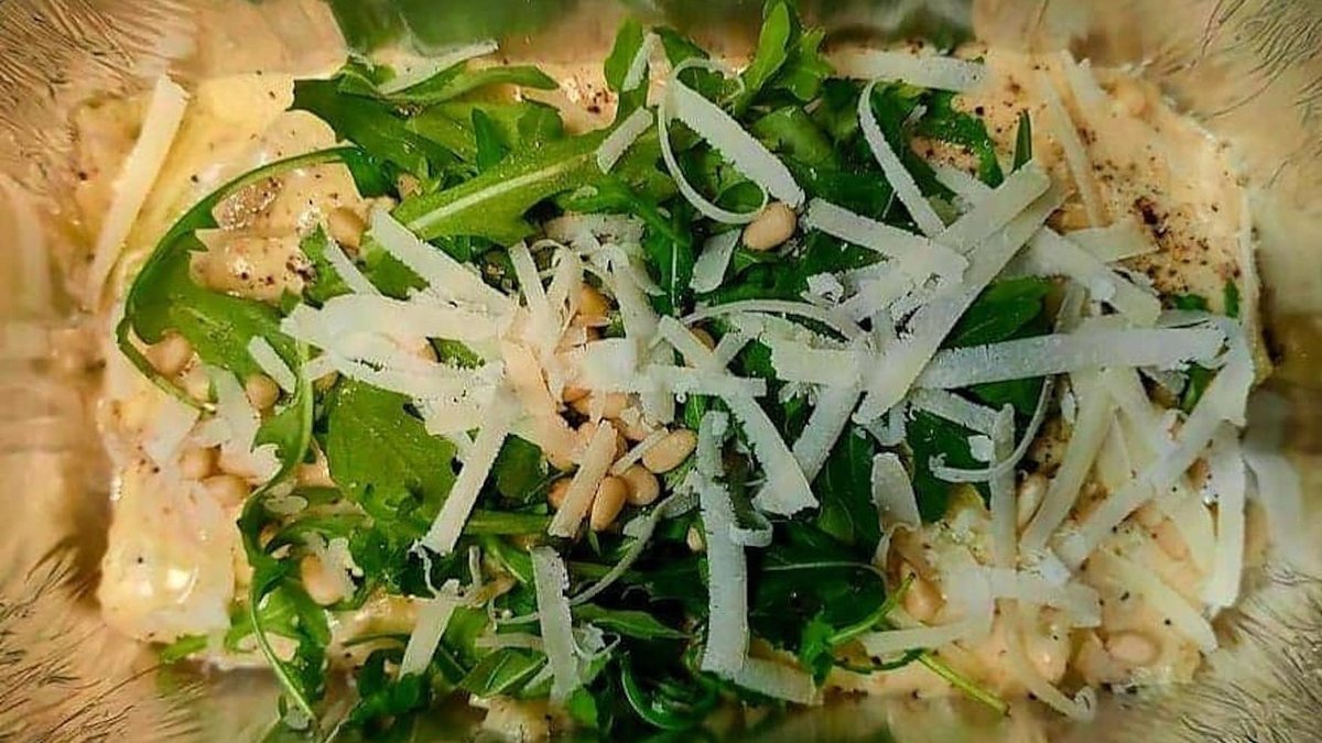 Ravioli con pere, gorgonzola e pinoli