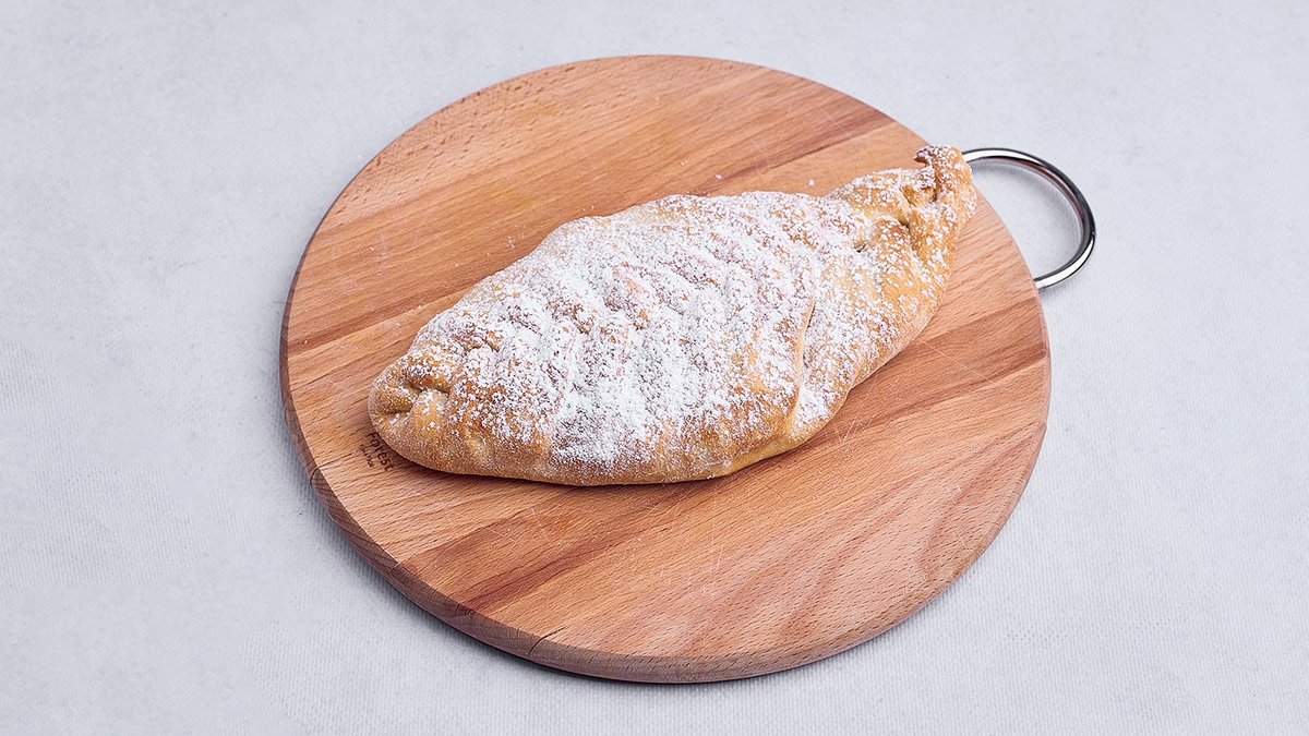 Croissant z twarogiem i rodzynkami