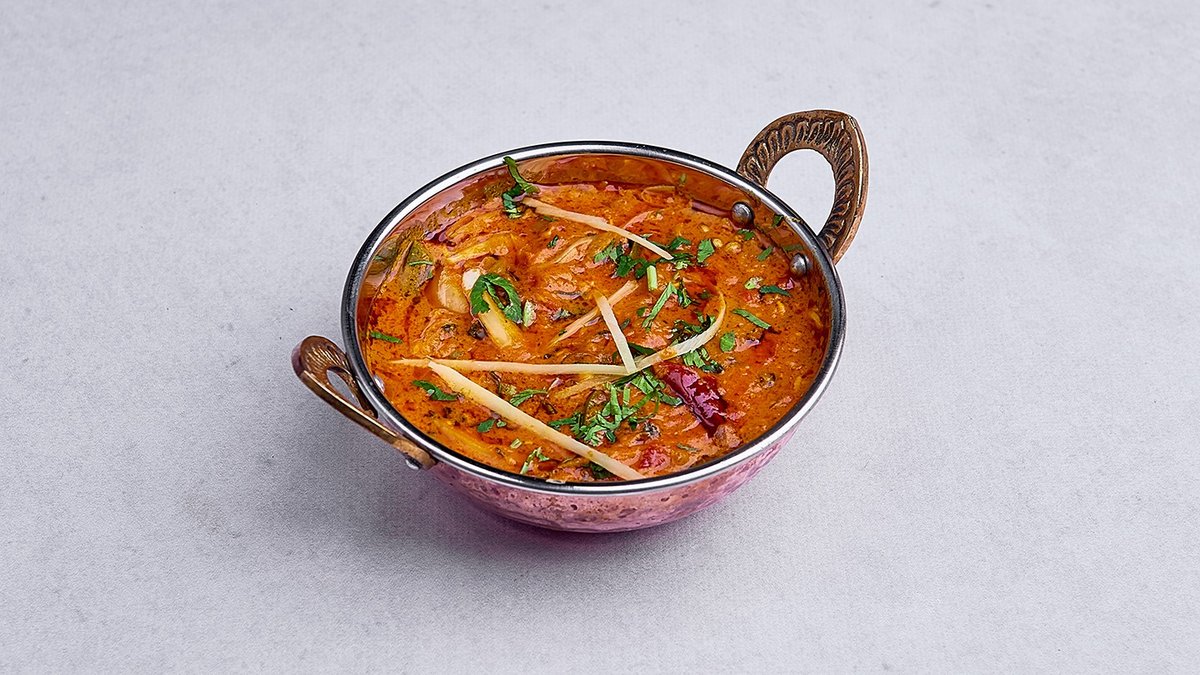 W sosie curry