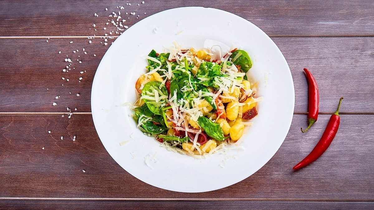 Gnocchi al gorgonzola e spinaci freschi