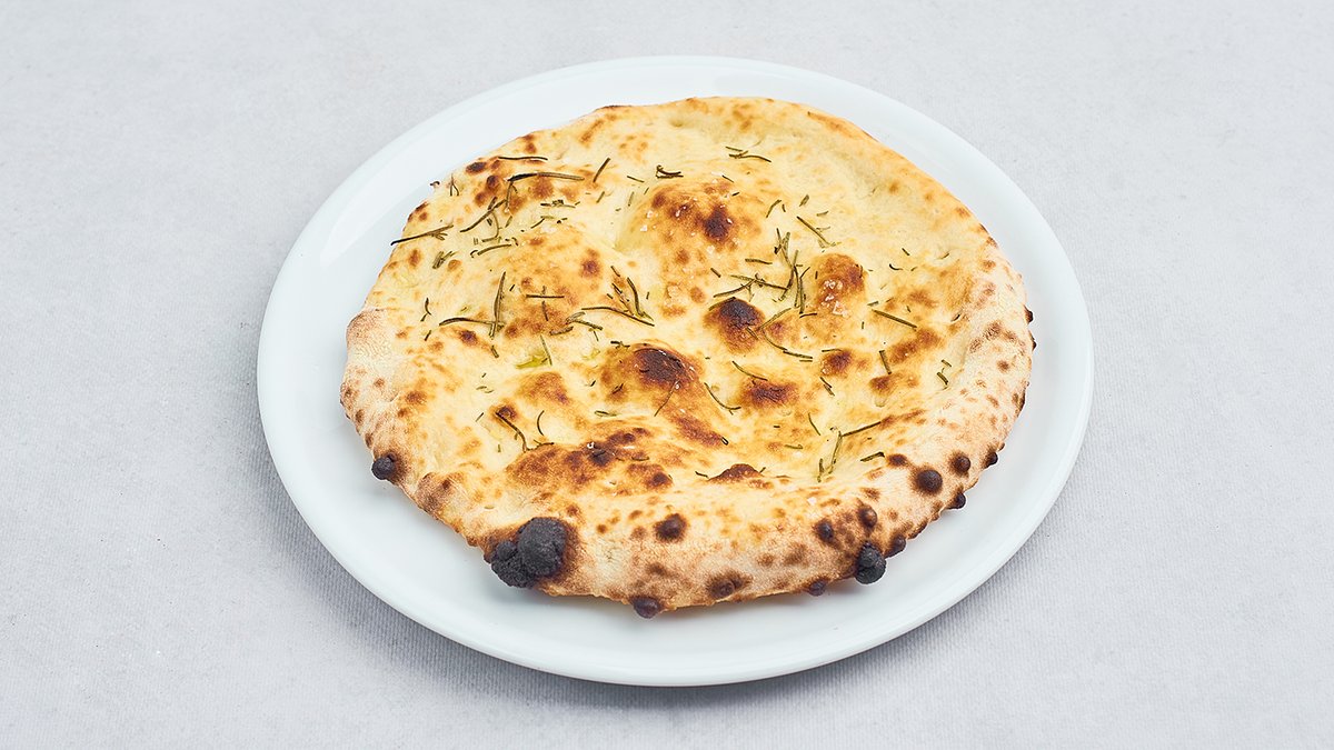 Focaccia z solą i rozmarynem